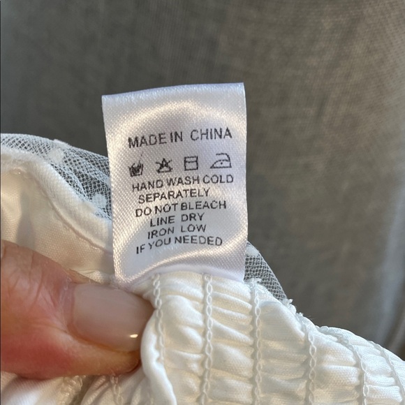 NWOT Elegant White Sheer Chiffon Deep V Puff Sleeve Top, Size M - Picture 11 of 11